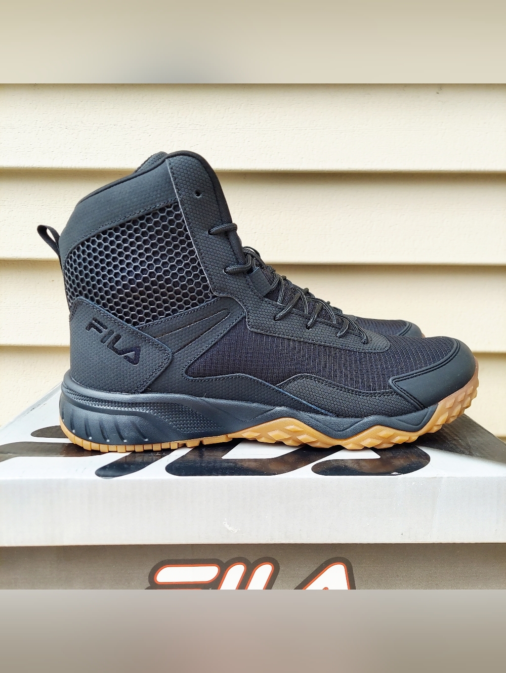 FILA Chastizer Black High-Top Sneakers Men's Size 10.5 NWT Streetwear Utility